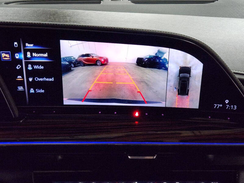 2022 Cadillac Escalade Luxury