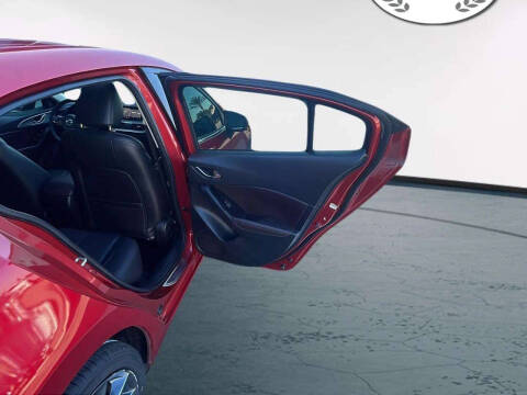 2018 Mazda MAZDA3 Touring