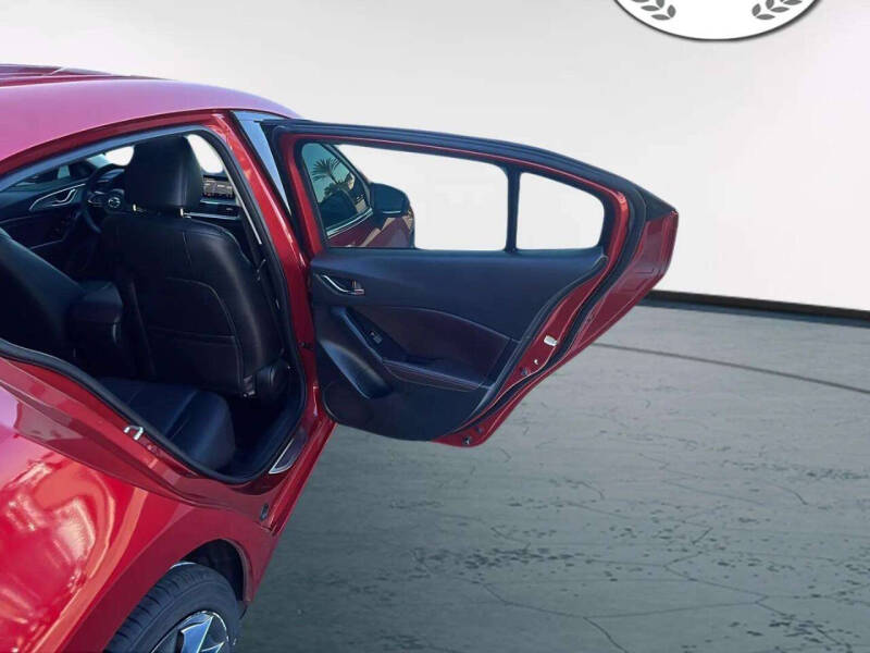 2018 Mazda MAZDA3 Touring