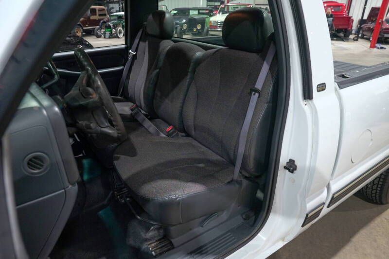 2000 Chevrolet Silverado 1500 LS