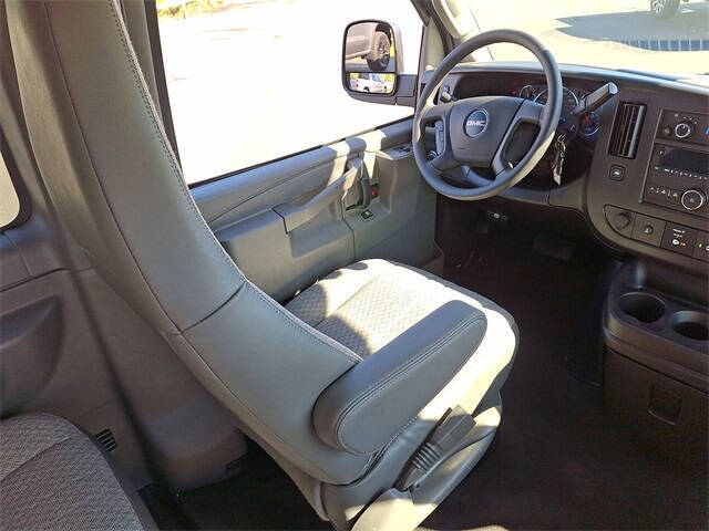 2025 GMC Savana LT 2500