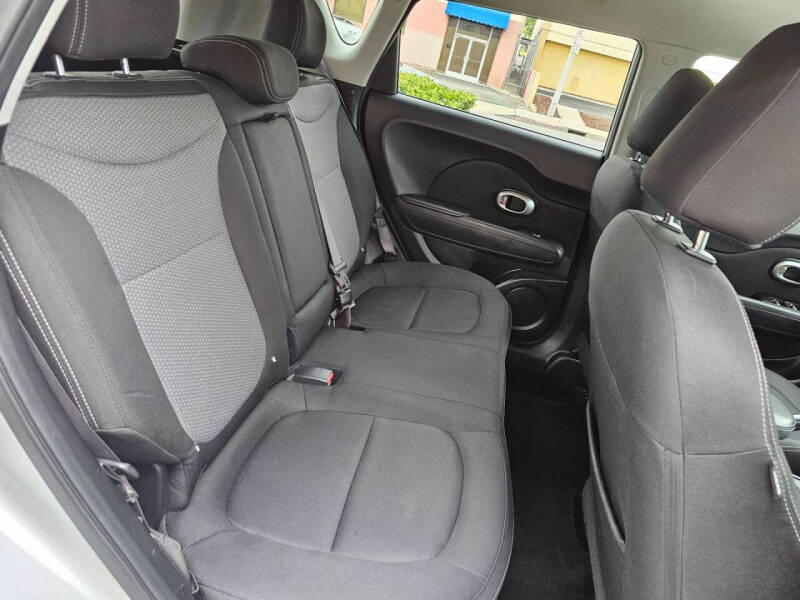 2019 Kia Soul +