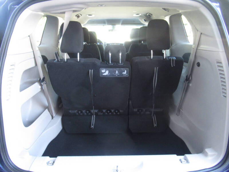 2020 Chrysler Voyager LX