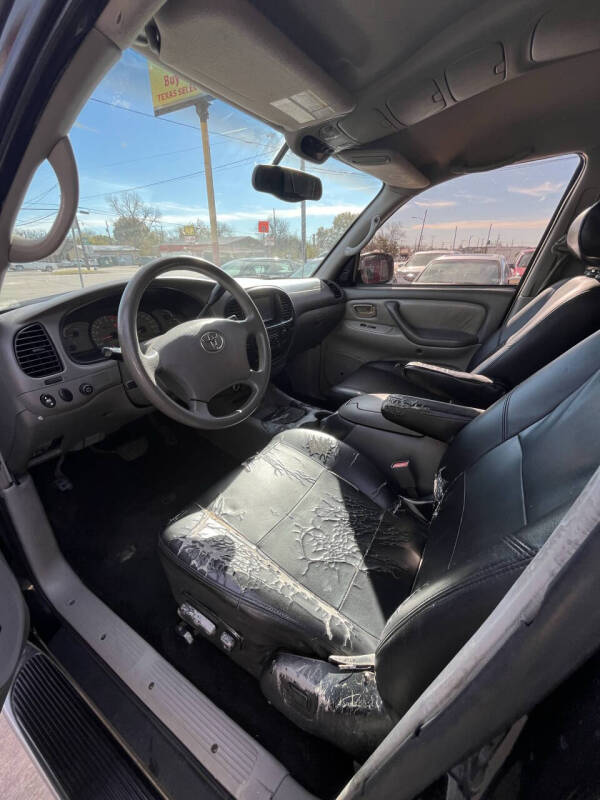 2003 Toyota Sequoia SR5