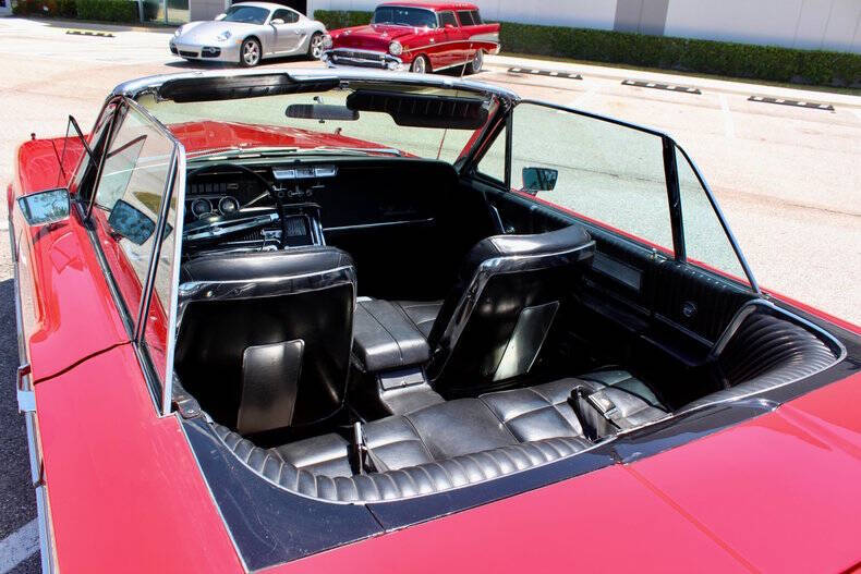 1966 Ford Thunderbird