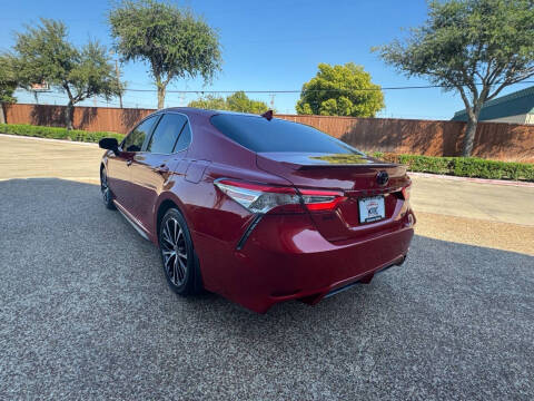 2020 Toyota Camry SE