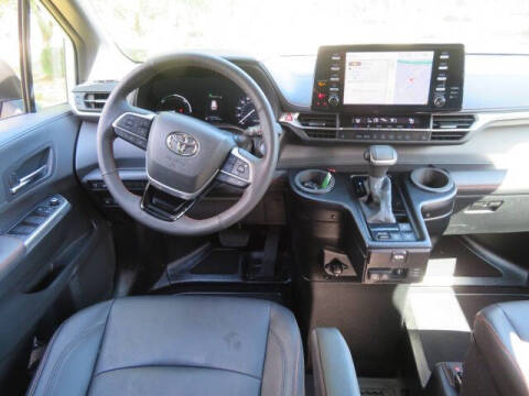2023 Toyota Sienna XSE 7-Passenger