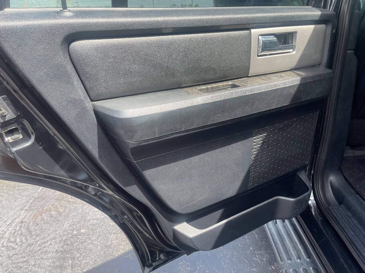 2015 Ford Expedition SUV / Crossover - $15,900
