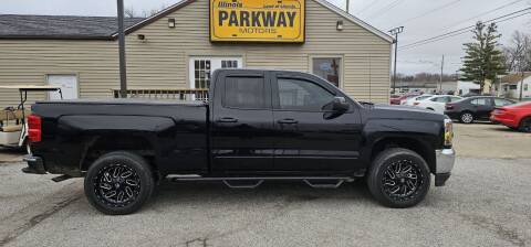 2018 Chevrolet Silverado 1500 for sale at Parkway Motors in Springfield IL