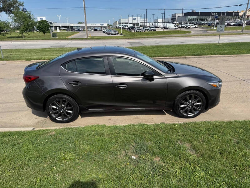 2018 Mazda MAZDA3 Touring