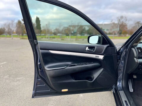 2012 Infiniti G37 Sedan Journey