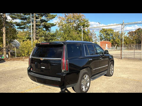 2018 Cadillac Escalade Luxury