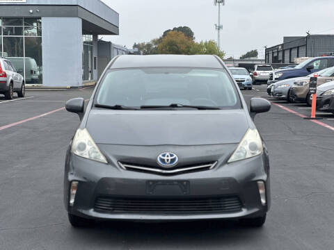 2012 Toyota Prius v Three