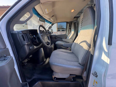 2022 Chevrolet Express 2500