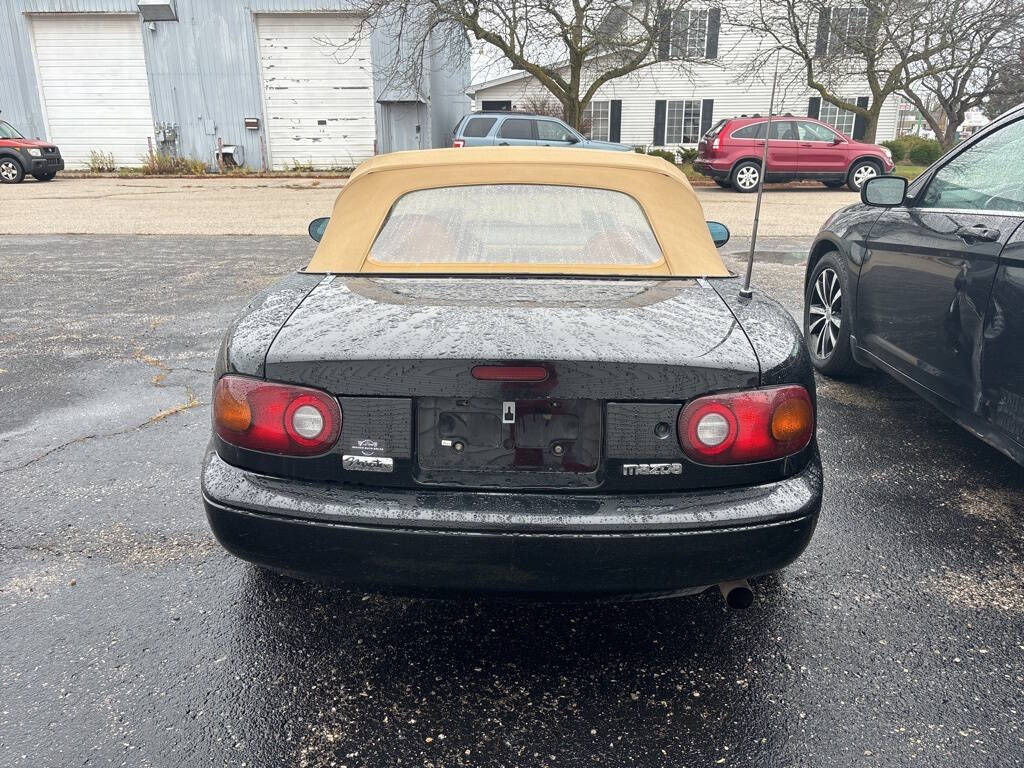 1992 Mazda MX-5 Miata for sale at DECKER AUTO SALES in Bay City, MI