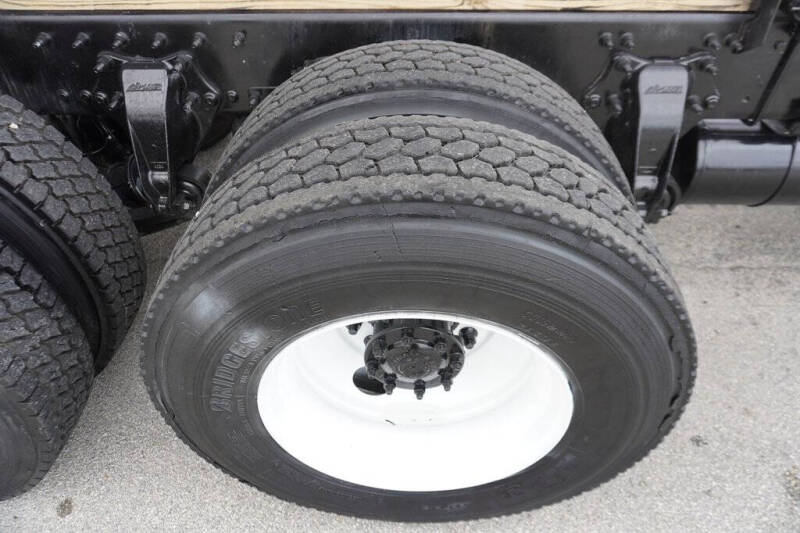 2015 Freightliner M2 106