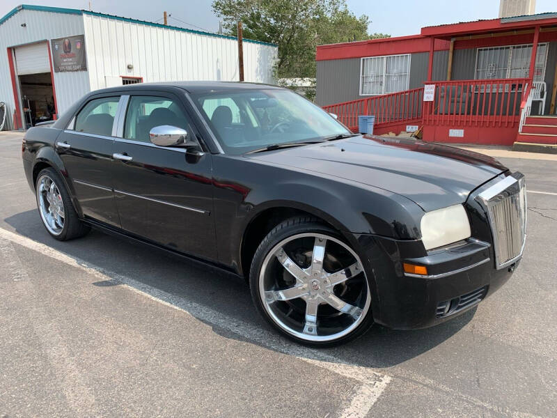 2010 Chrysler 300 for sale at GREAT CHOICE AUTO SALES LLP in Albuquerque NM