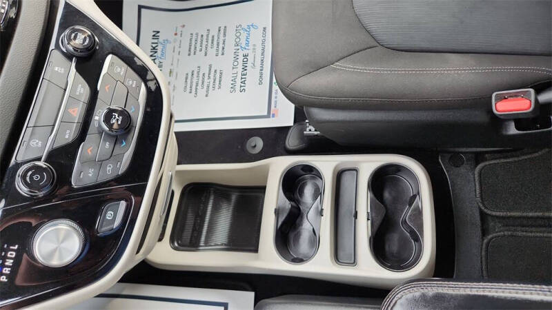 2022 Chrysler Voyager LX