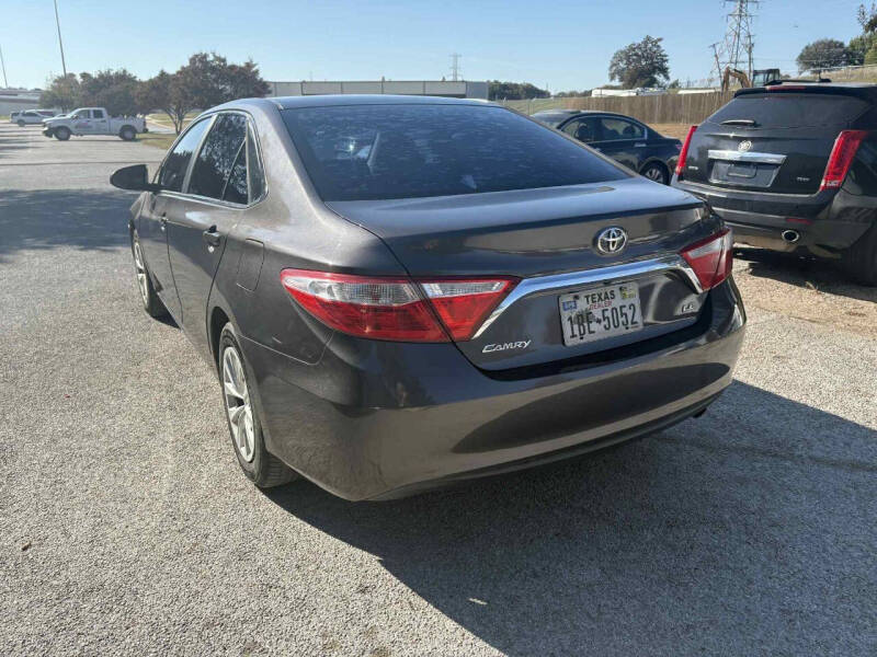 2016 Toyota Camry LE