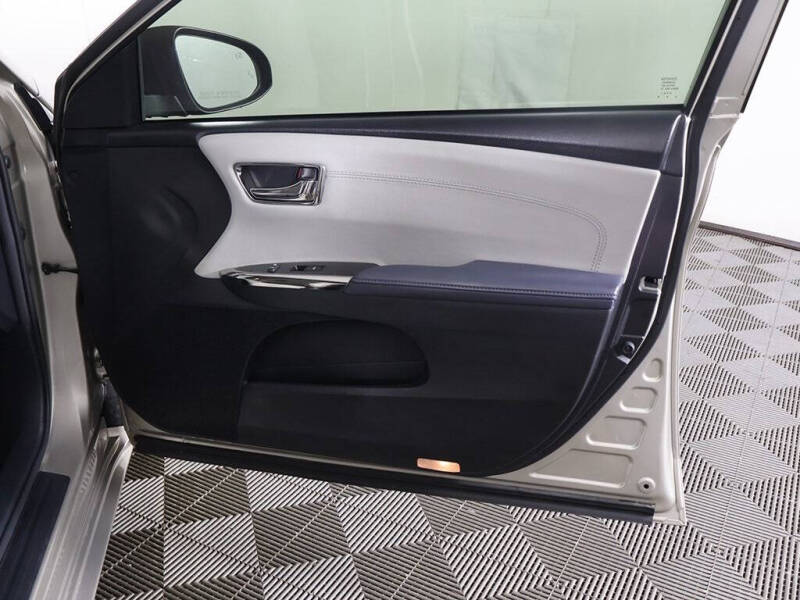 2013 Toyota Avalon XLE