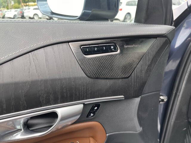 2024 Volvo XC90 B6 Ultimate Bright Theme 7P