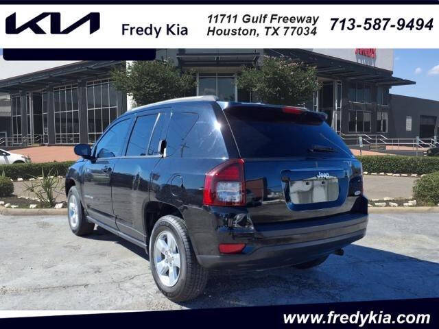 Used 2017 Jeep Compass Latitude with VIN 1C4NJCEA2HD146779 for sale in Houston, TX