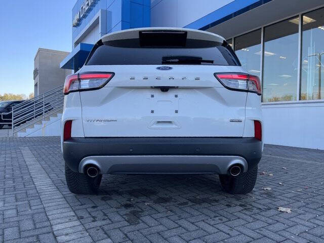 2021 Ford Escape Hybrid Titanium