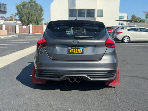 2017 Ford Focus ST