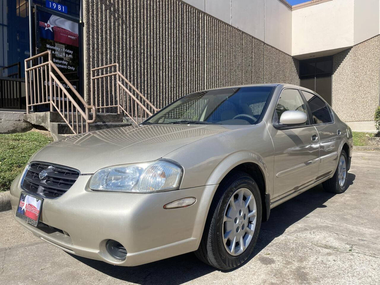 2001 nissan maxima se price