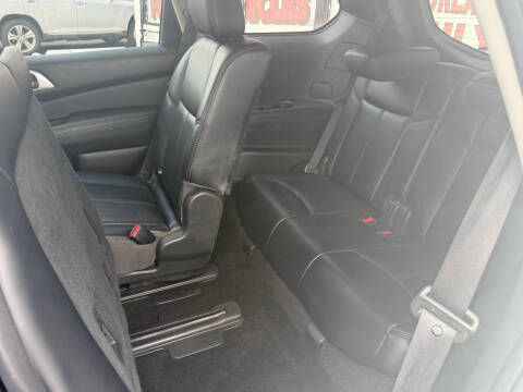 2017 Nissan Pathfinder SL
