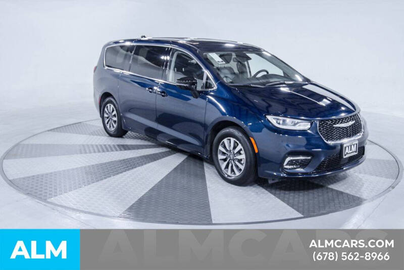 2024 Chrysler Pacifica Plug-In Hybrid Select