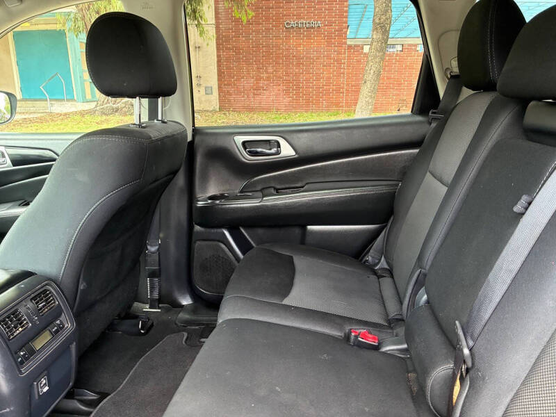 2018 Nissan Pathfinder S