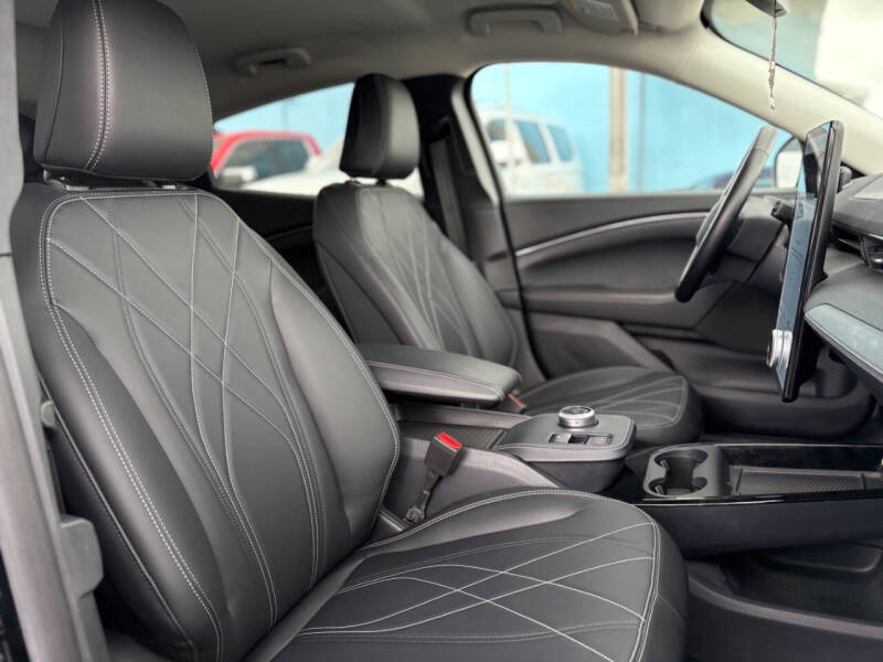 2024 Ford Mustang Mach-E Select