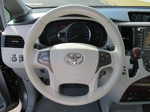 2012 Toyota Sienna