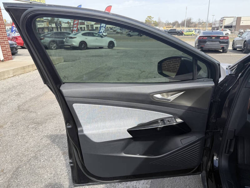 2023 Volkswagen ID.4 Pro