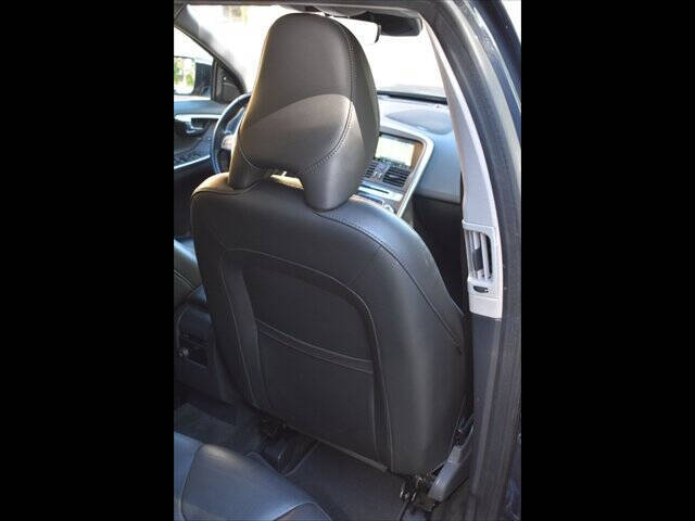 2016 Volvo XC60 T5 Drive-E Platinum