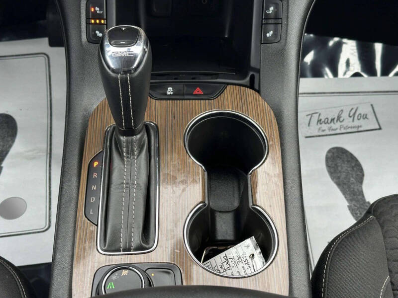 2017 GMC Acadia SLE-2