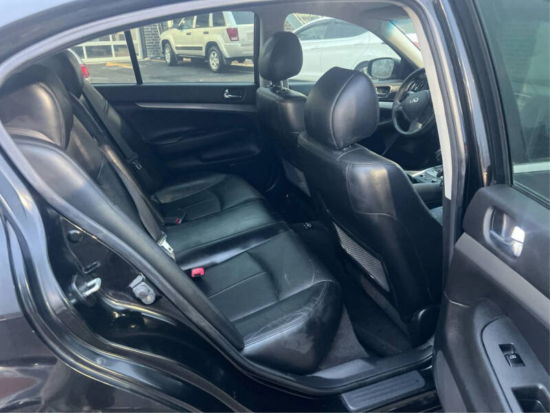 2011 Infiniti G25 Sedan x