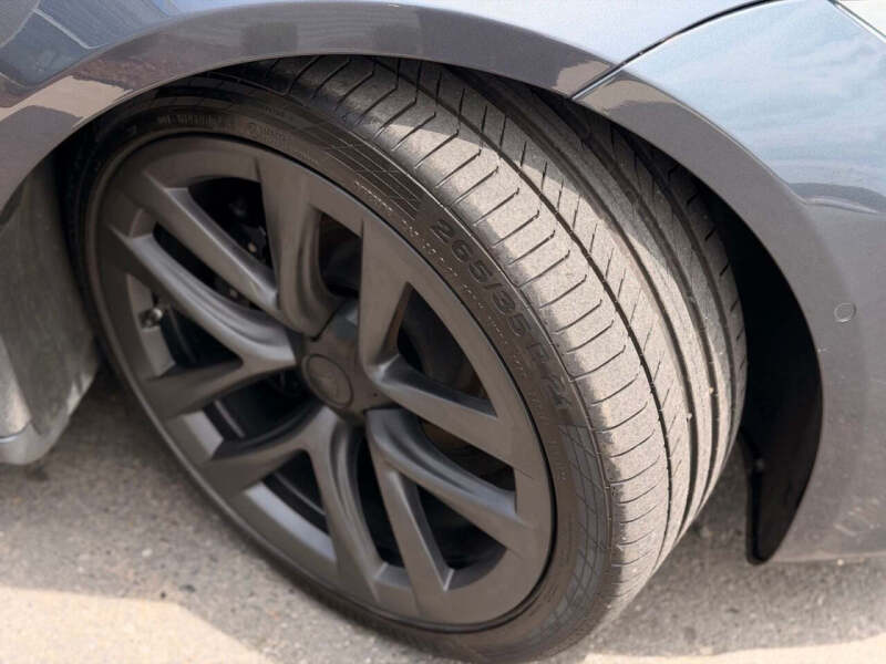 2022 Tesla Model S Plaid