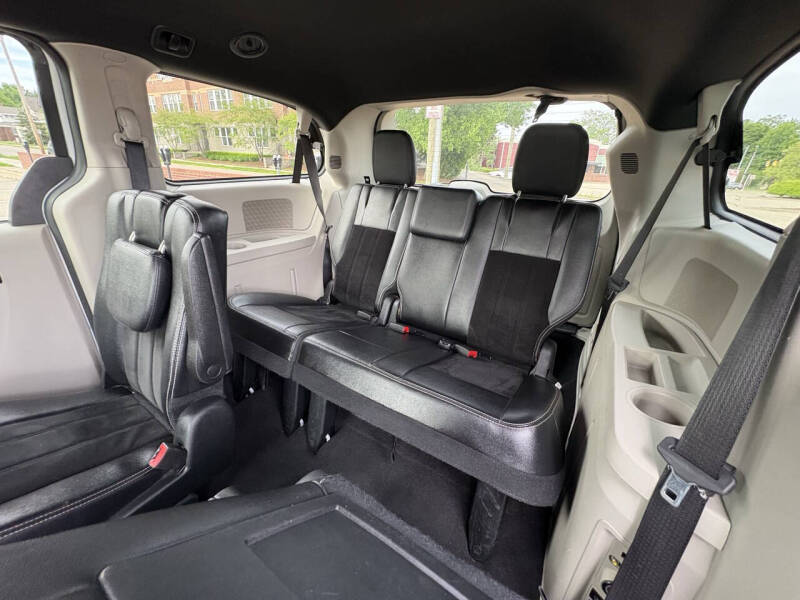 2016 Dodge Grand Caravan SXT Plus