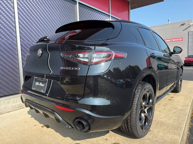 2025 Alfa Romeo Stelvio Intensa