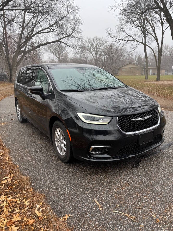 2023 Chrysler Pacifica for sale at BURG AUTO SALES in Stromsburg, NE