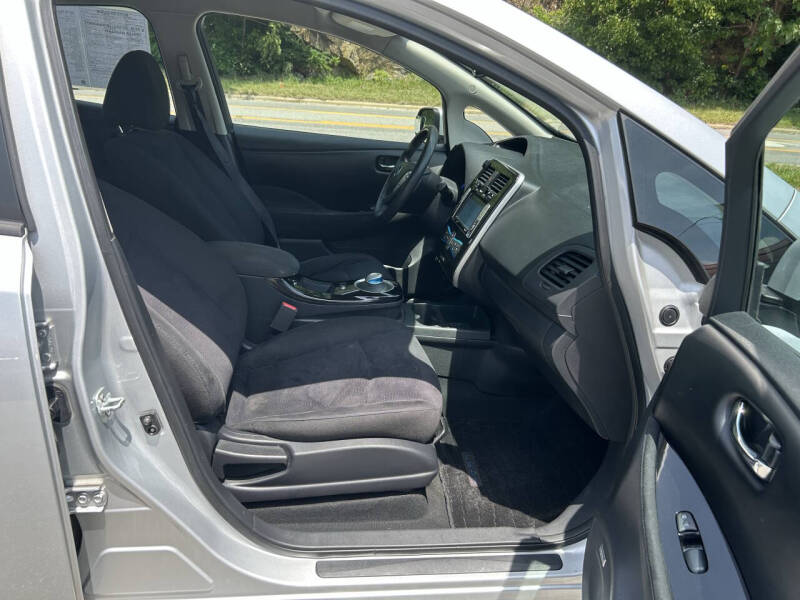 2016 Nissan LEAF SV