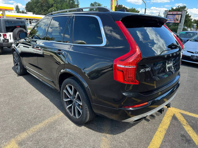 2016 Volvo XC90 T6 Momentum