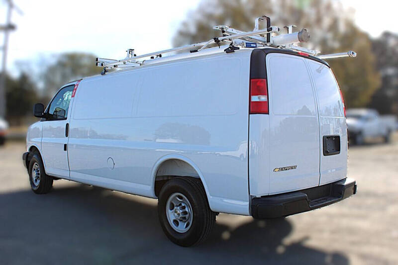 2025 Chevrolet Express 2500