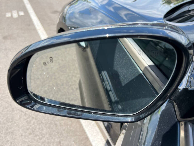 2023 Genesis G70