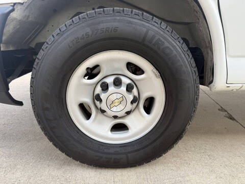 2023 Chevrolet Express 2500