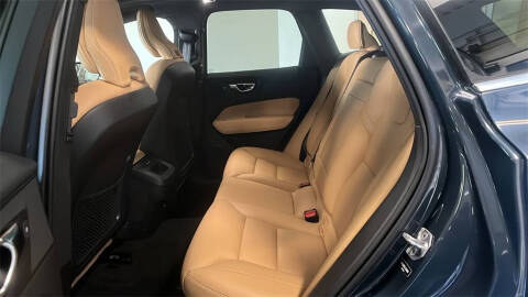 2020 Volvo XC60 T5 Momentum