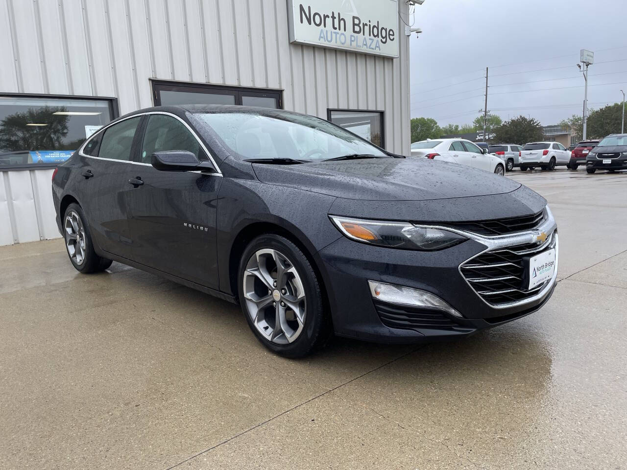 2023 Chevrolet Malibu 1LT photo 2