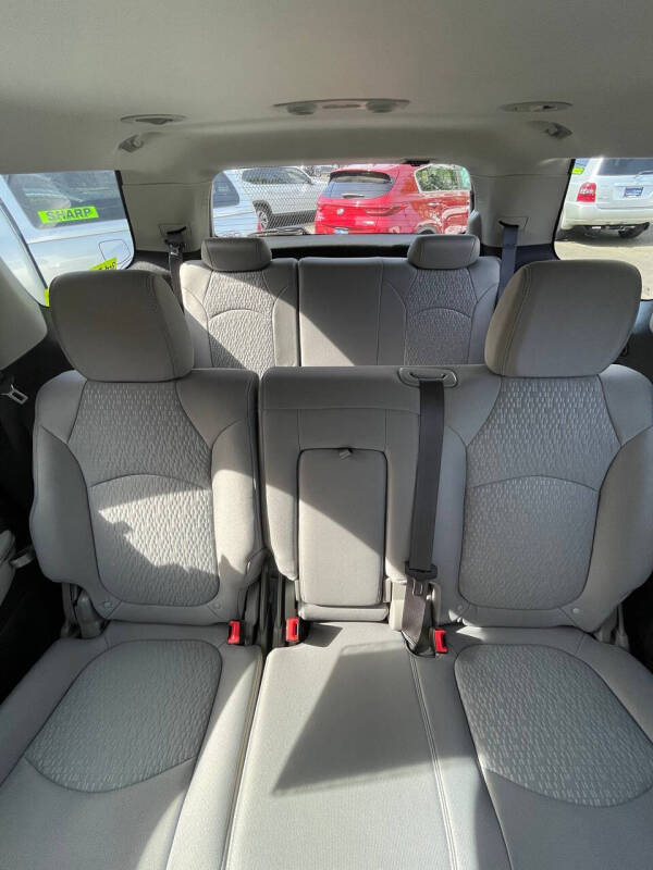 2011 GMC Acadia SLE